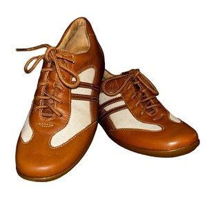 Naturalizer size 8 sneakers. Leather and fabric material.